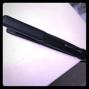 Beauty Labs flat iron